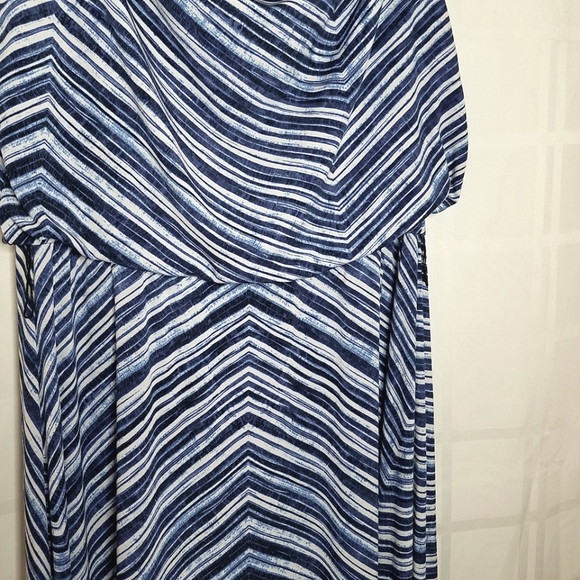 Calvin Klein Sleeveless Maxi Dress - Picture 5 of 7